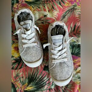 Tommy Bahamas gray slip on tennis shoes. Gently worn size 6 1/2